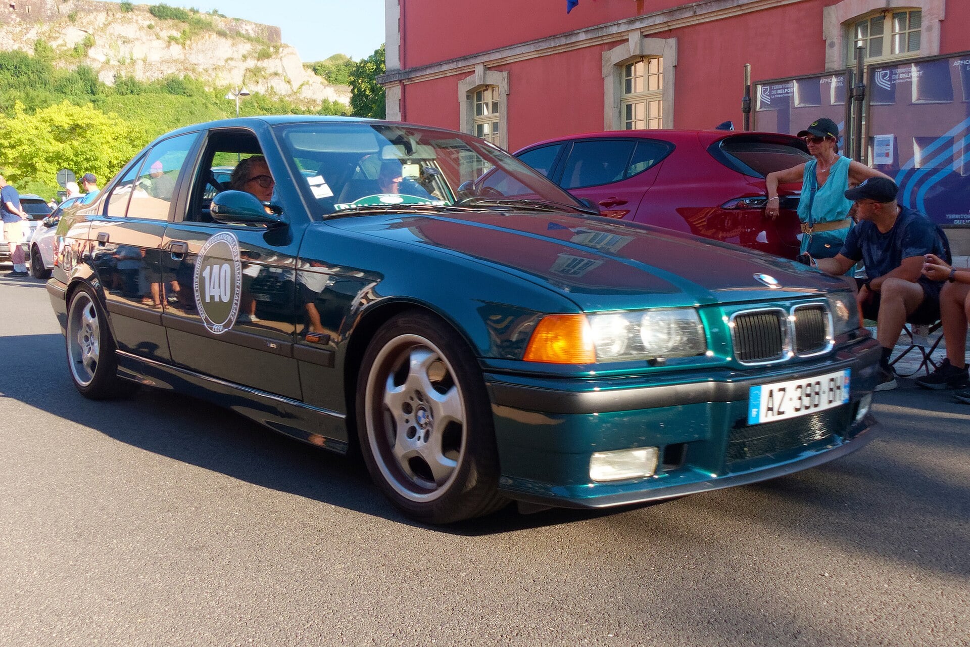 BMW M3 E36 — widok z boku na torze